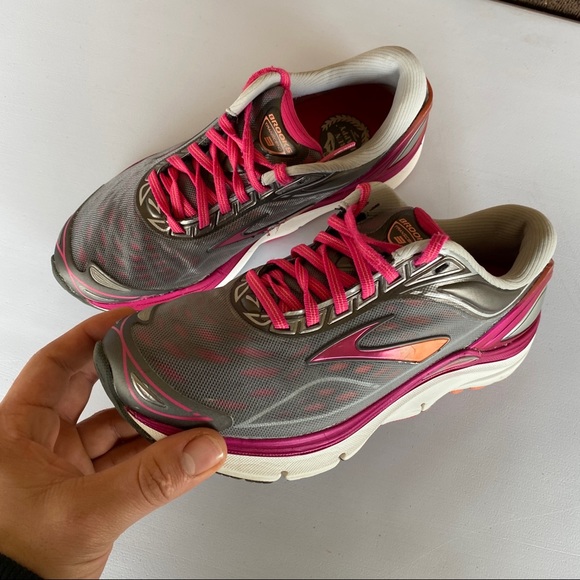 Womens Grey Brooks Transcend 3 Shoes - Picture 2 of 14